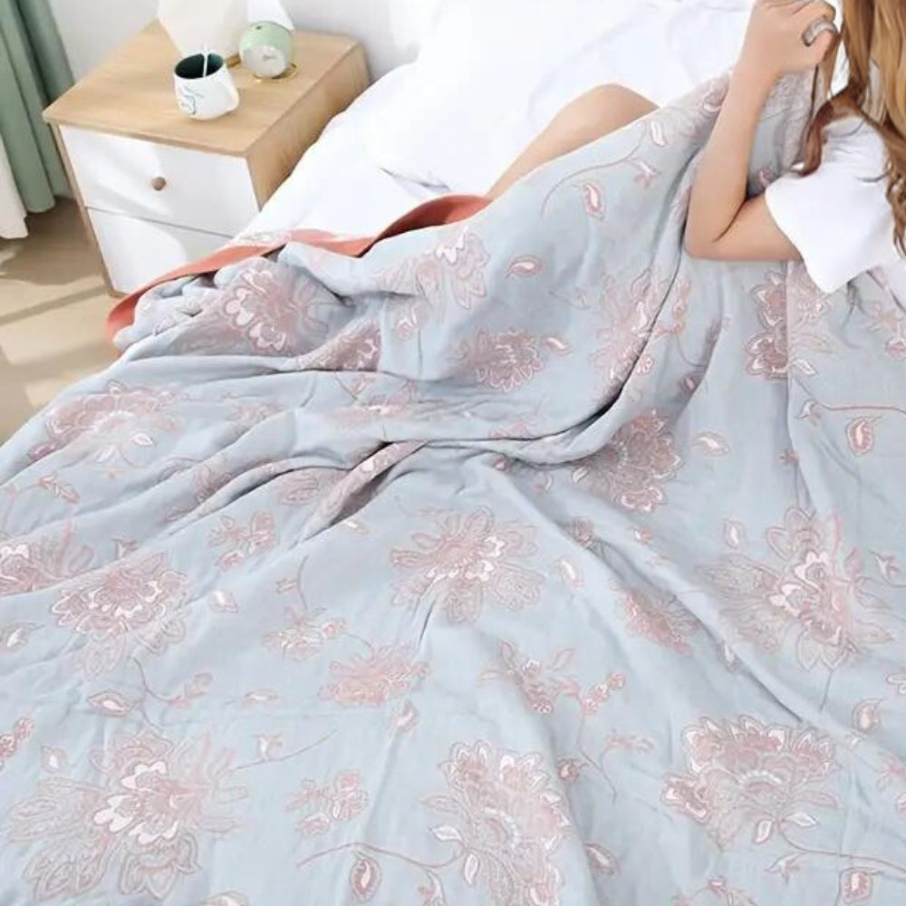 Charming Floral Comfort Blanket for All-Year Relaxation