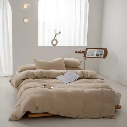 Elegant Bedding Set for Year-Round Comfort