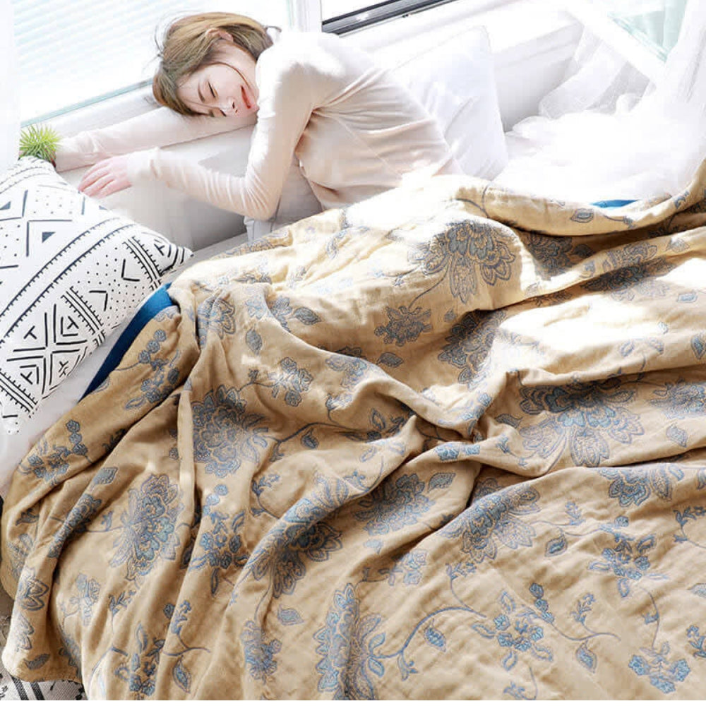 Charming Floral Comfort Blanket for All-Year Relaxation