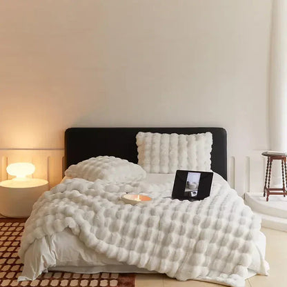 Reversible Fleece Blanket for Year-Round Warmth