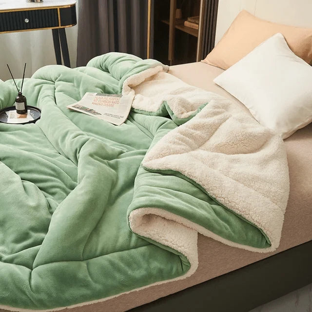 Fleece Blanket Soft Flannel Machine Washable Shape-Retaining