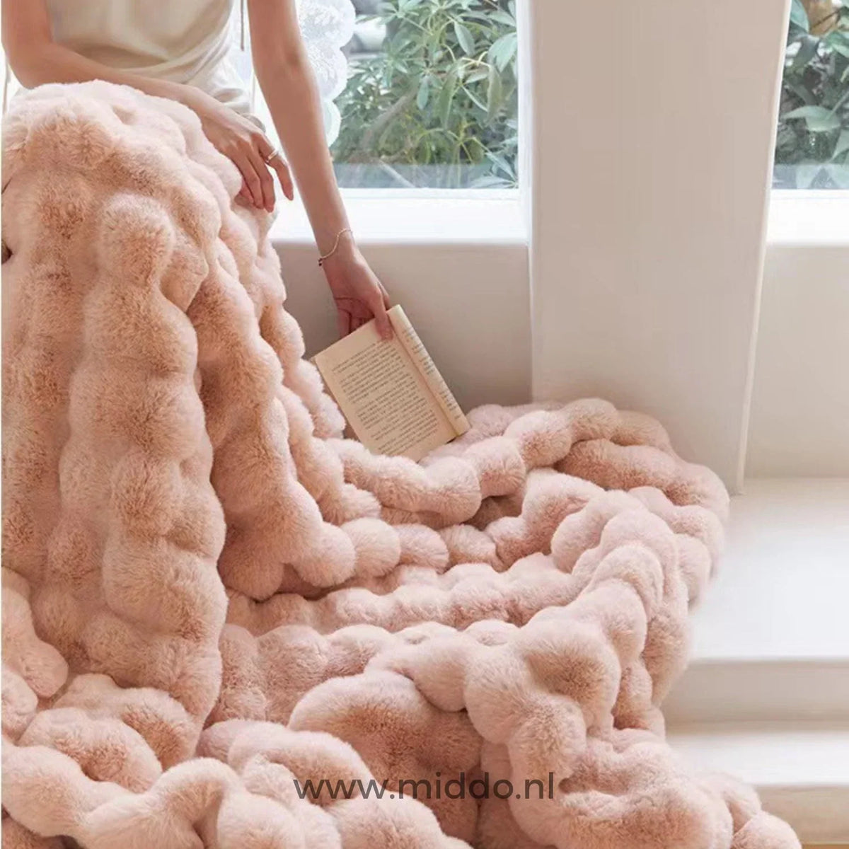 Teddy Blanket Extra-Thick Faux Fur Machine Washable