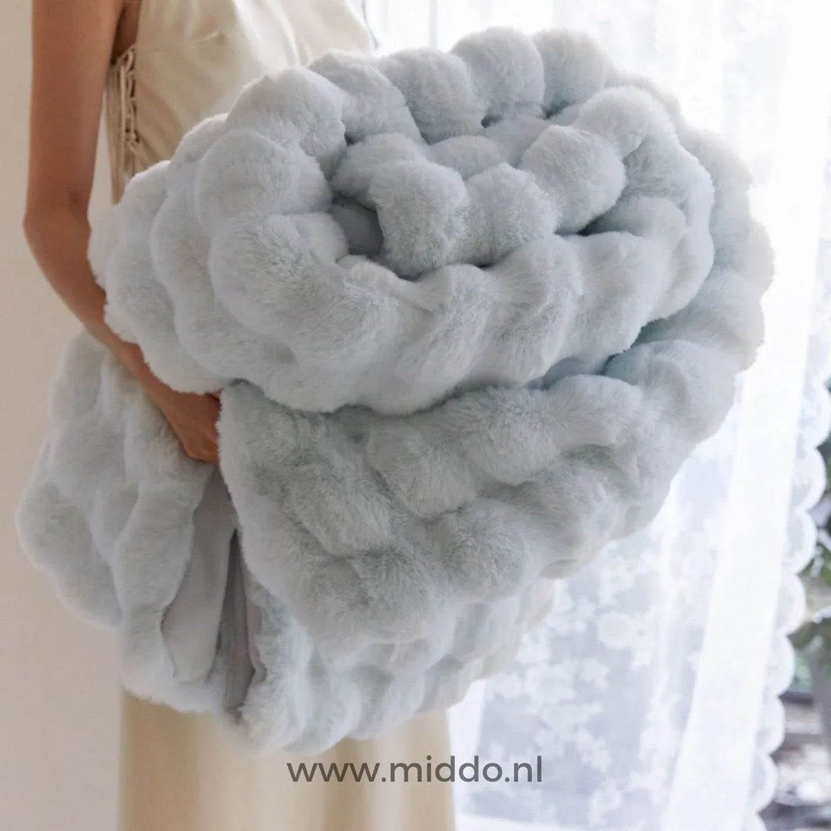 Teddy Blanket Extra-Thick Faux Fur Machine Washable