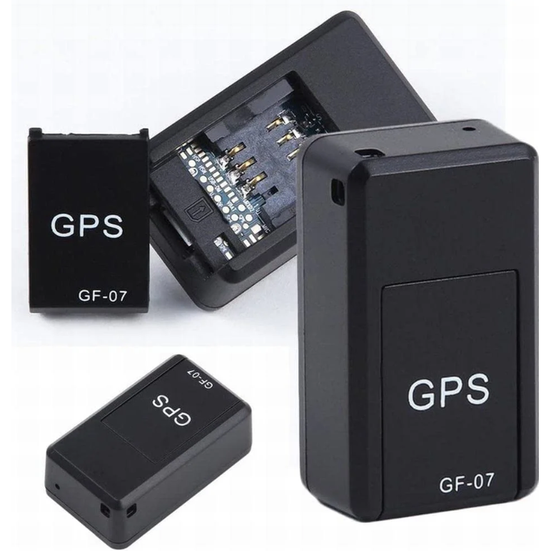 Compact Vehicle Tracker with Real-Time Location Monitoring